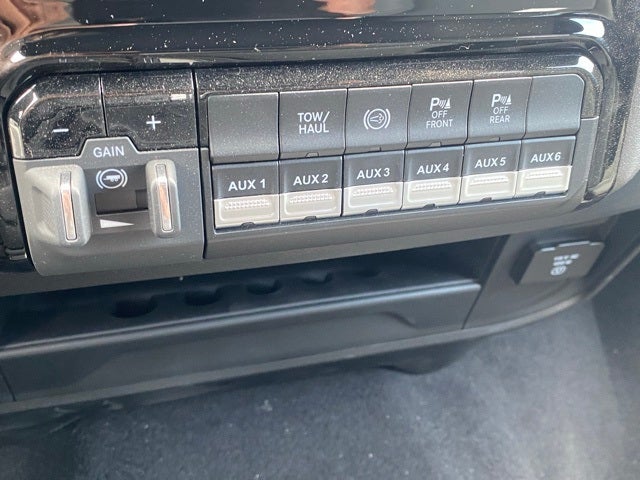 2025 RAM Ram 2500 RAM 2500 TRADESMAN CREW CAB 4X4 6'4' BOX