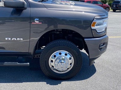 2023 RAM 3500 Laramie Crew Cab 4x4 8' Box