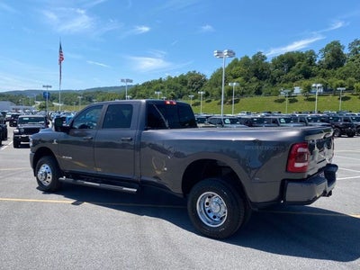 2023 RAM 3500 Laramie Crew Cab 4x4 8' Box