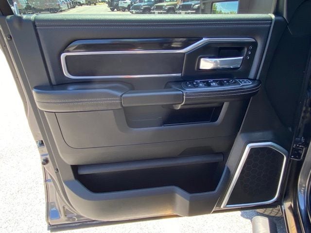 2023 RAM 3500 Laramie Crew Cab 4x4 8' Box