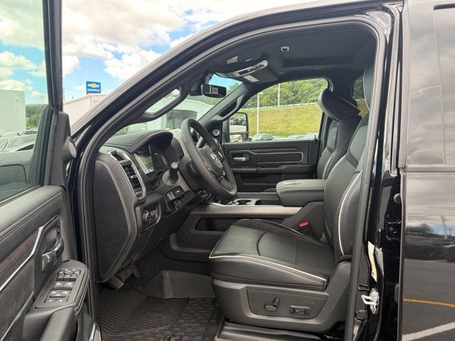 2027 RAM Ram 3500 RAM 3500 LARAMIE CREW CAB 4X4 8' BOX