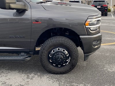 2023 RAM 3500 Laramie Crew Cab 4x4 8' Box