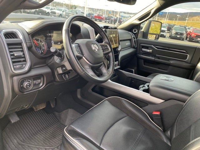 2023 RAM 3500 Laramie Crew Cab 4x4 8' Box