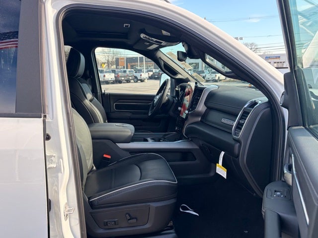 2026 RAM Ram 3500 RAM 3500 LARAMIE MEGA CAB 4X4 6'4' BOX