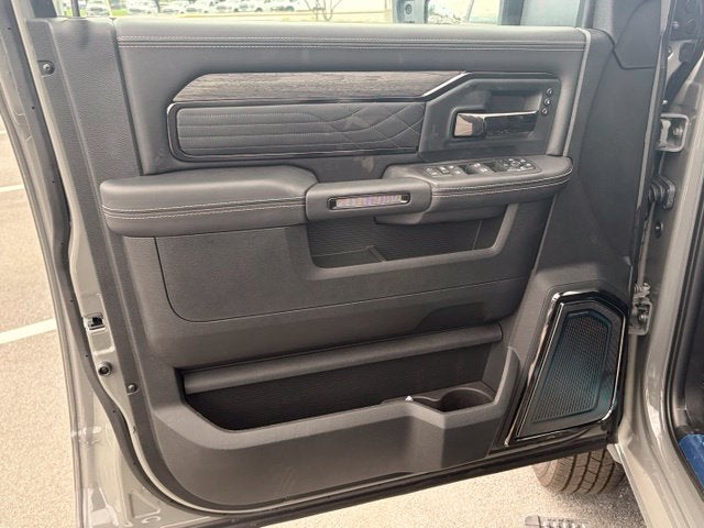 2027 RAM Ram 3500 RAM 3500 LIMITED CREW CAB 4X4 8' BOX