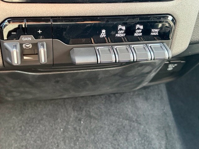 2027 RAM Ram 1500 RAM 1500 TRADESMAN CREW CAB 4X4 5'7' BOX