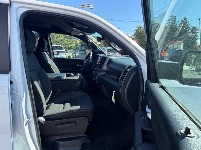 2027 RAM Ram 1500 RAM 1500 TRADESMAN CREW CAB 4X4 5'7' BOX