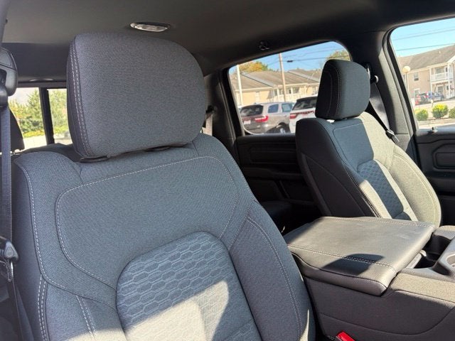 2027 RAM Ram 1500 RAM 1500 TRADESMAN CREW CAB 4X4 5'7' BOX