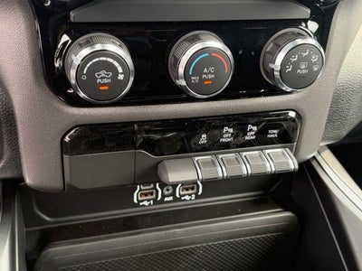 2026 RAM 1500 RAM 1500 EXPRESS CREW CAB 4X4 5'7' BOX
