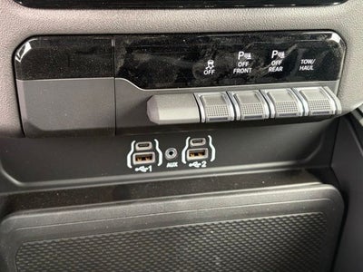2026 RAM 1500 RAM 1500 EXPRESS CREW CAB 4X4 5'7' BOX