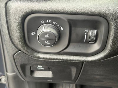 2026 RAM 1500 RAM 1500 EXPRESS CREW CAB 4X4 5'7' BOX