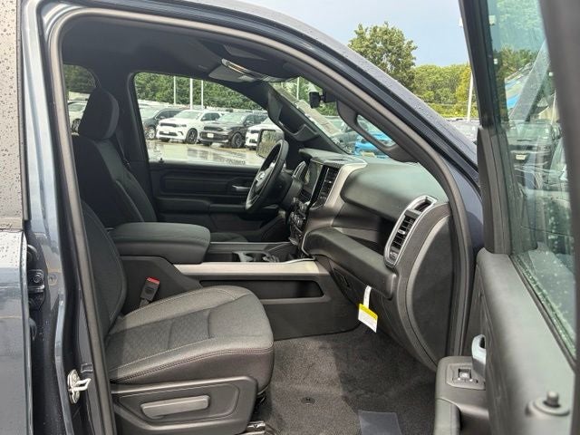 2026 RAM 1500 RAM 1500 EXPRESS CREW CAB 4X4 5'7' BOX