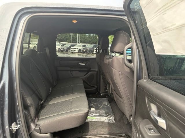 2026 RAM 1500 RAM 1500 EXPRESS CREW CAB 4X4 5'7' BOX
