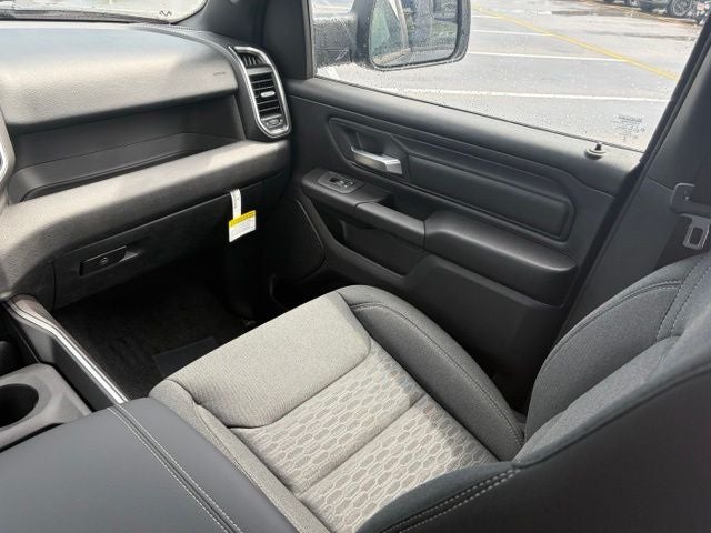 2026 RAM 1500 RAM 1500 EXPRESS CREW CAB 4X4 5'7' BOX