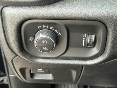 2026 RAM 1500 RAM 1500 EXPRESS CREW CAB 4X4 5'7' BOX