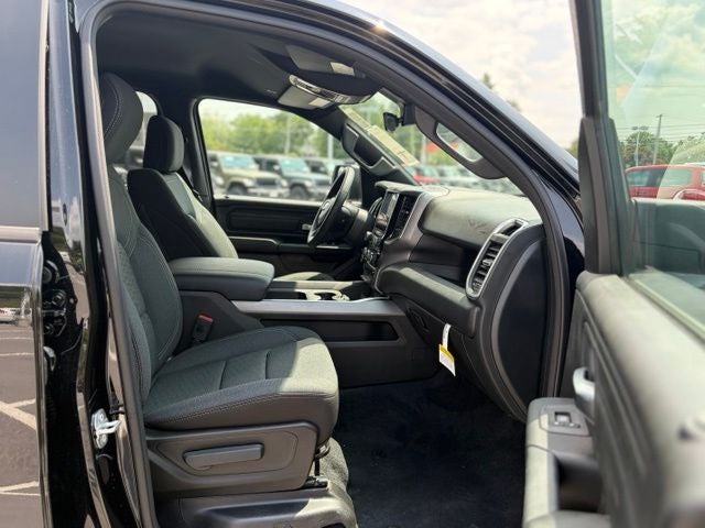 2026 RAM 1500 RAM 1500 EXPRESS CREW CAB 4X4 5'7' BOX