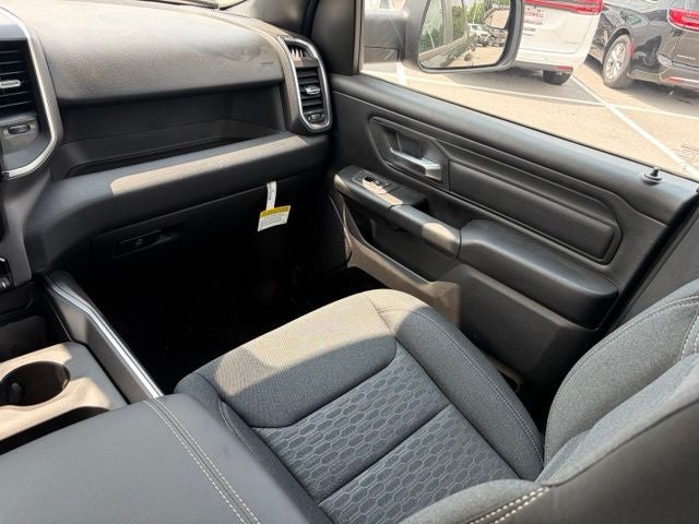 2026 RAM 1500 RAM 1500 EXPRESS CREW CAB 4X4 5'7' BOX