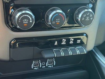 2026 RAM Ram 1500 RAM 1500 EXPRESS CREW CAB 4X4 5'7' BOX