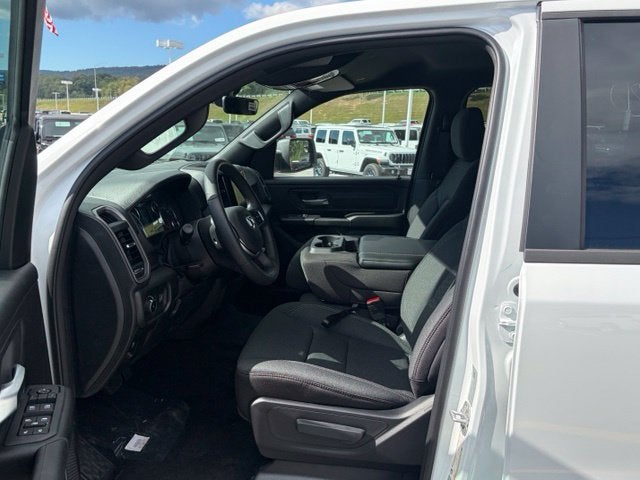 2027 RAM Ram 1500 RAM 1500 TRADESMAN CREW CAB 4X4 5'7' BOX
