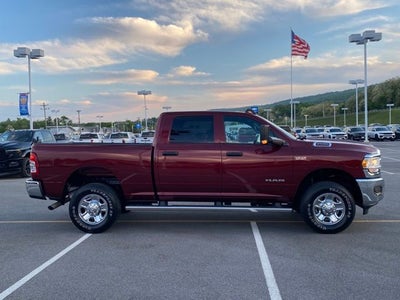 2022 RAM 2500 Tradesman Crew Cab 4x4 6'4' Box