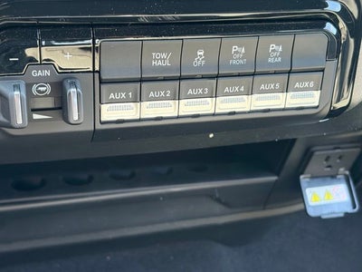 2027 RAM Ram 2500 RAM 2500 BLACK EXPRESS CREW CAB 4X4 6'4' BOX