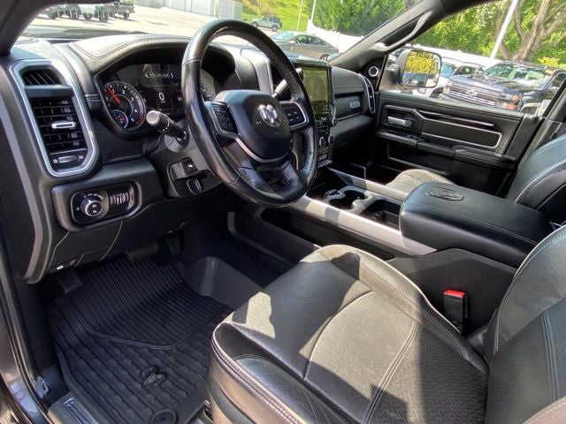2020 RAM 2500 Laramie Crew Cab 4x4 6'4' Box