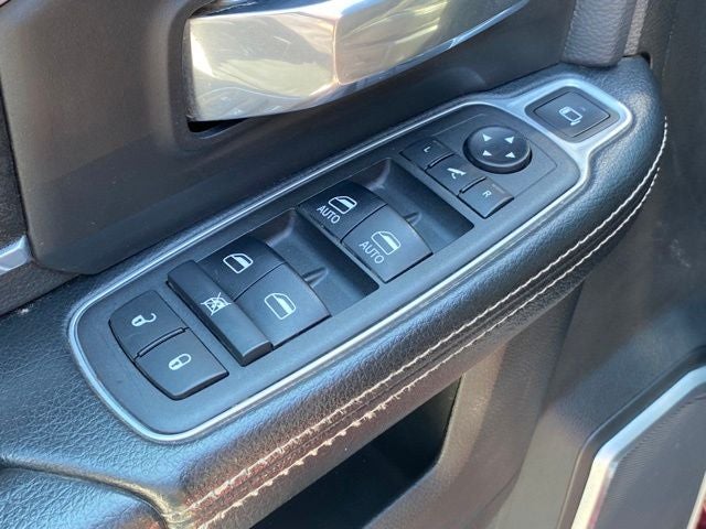 2022 RAM 2500 Laramie Crew Cab 4x4 6'4' Box
