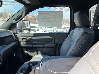 2026 RAM Ram 5500 Chassis Cab RAM 5500 TRADESMAN CHASSIS REGULAR CAB 4X4 60' CA