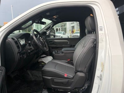 2026 RAM 5500 Chassis RAM 5500 TRADESMAN CHASSIS REGULAR CAB 4X4 84' CA