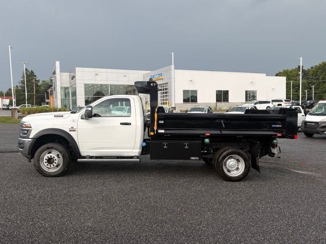 2026 RAM 5500 Chassis RAM 5500 TRADESMAN CHASSIS REGULAR CAB 4X4 84' CA