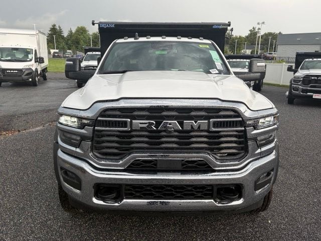 2026 RAM 5500 Chassis RAM 5500 TRADESMAN CHASSIS REGULAR CAB 4X4 84' CA