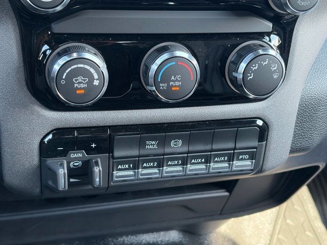 2026 RAM Ram 3500 Chassis Cab RAM 3500 TRADESMAN CREW CAB CHASSIS 4X4 60' CA