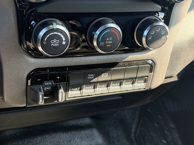 2026 RAM Ram 3500 Chassis Cab RAM 3500 TRADESMAN CREW CAB CHASSIS 4X4 60' CA
