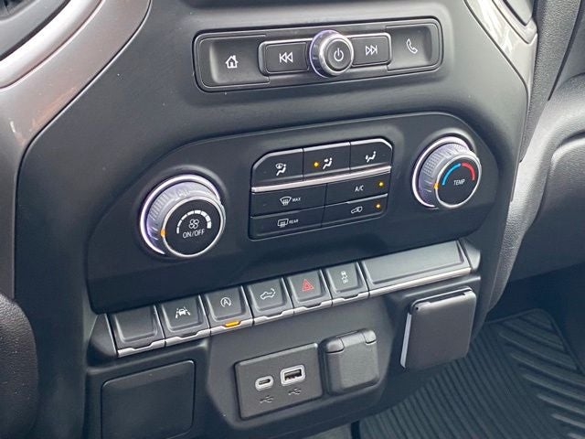 2023 Chevrolet Silverado 1500 4WD Crew Cab Short Bed Custom