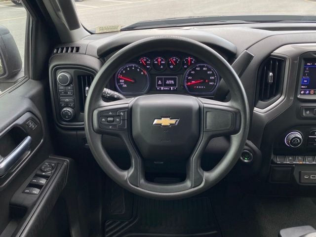 2023 Chevrolet Silverado 1500 4WD Crew Cab Short Bed Custom