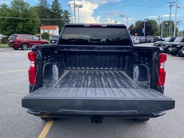2023 Chevrolet Silverado 1500 4WD Crew Cab Short Bed Custom