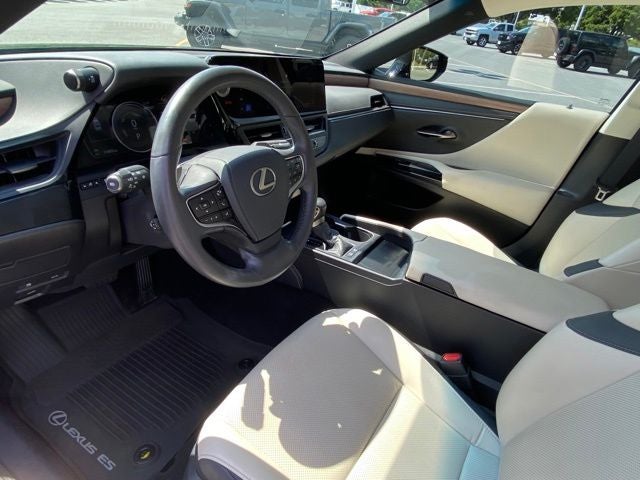 2025 Lexus ES 300h 300h