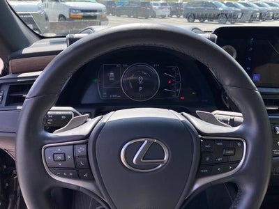 2025 Lexus ES 300h 300h