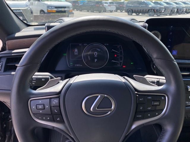 2025 Lexus ES 300h 300h
