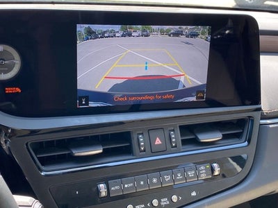 2025 Lexus ES 300h 300h