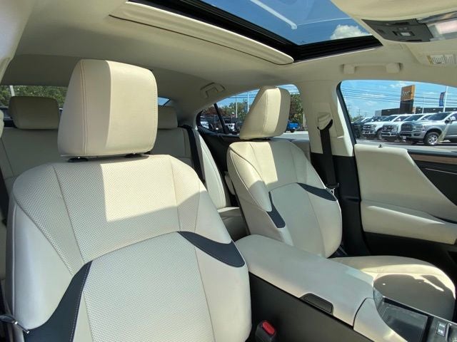 2025 Lexus ES 300h 300h