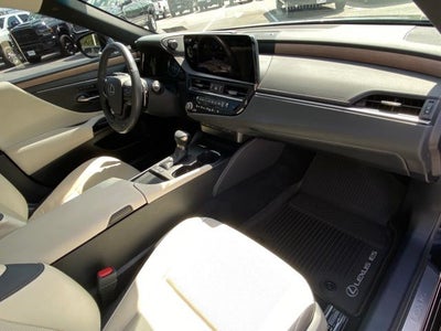 2025 Lexus ES 300h 300h