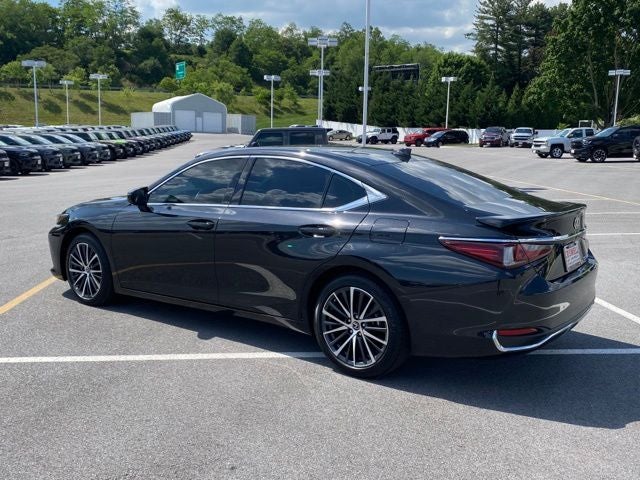 2025 Lexus ES 300h 300h