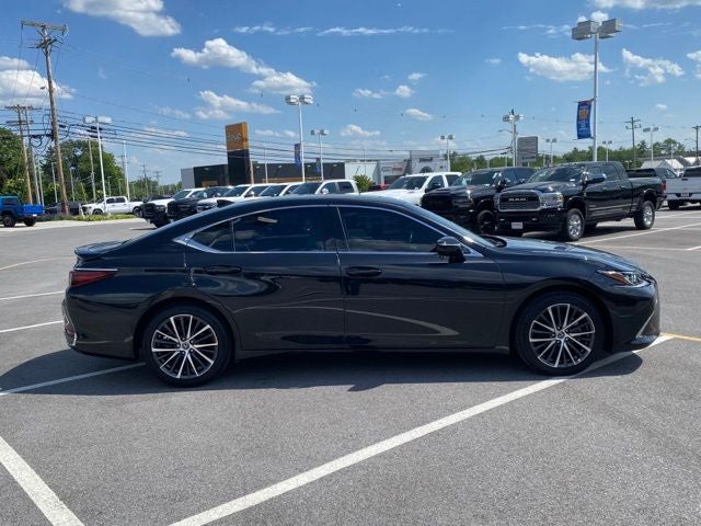 2025 Lexus ES 300h 300h