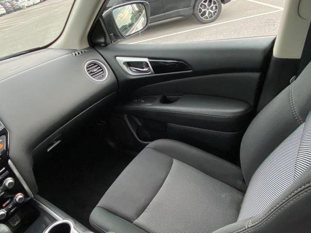 2019 Nissan Pathfinder SV